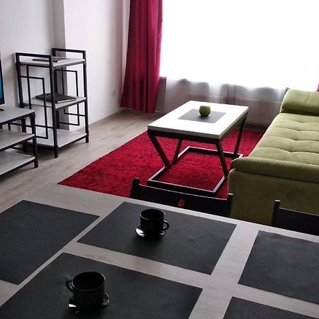 Fly Up Home Apartment Boryspilʼ Esterno foto