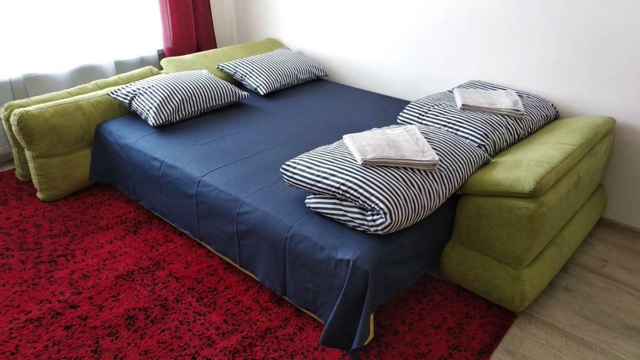 Fly Up Home Apartment Boryspilʼ Esterno foto